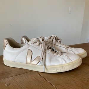 Rose Gold VEJA Campo